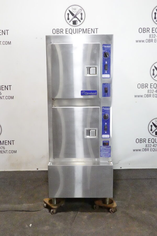 CLEVELAND 10 PAN DOUBLE STACKED NATURAL GAS CONVECTION STEAMER MODEL 24CGA10