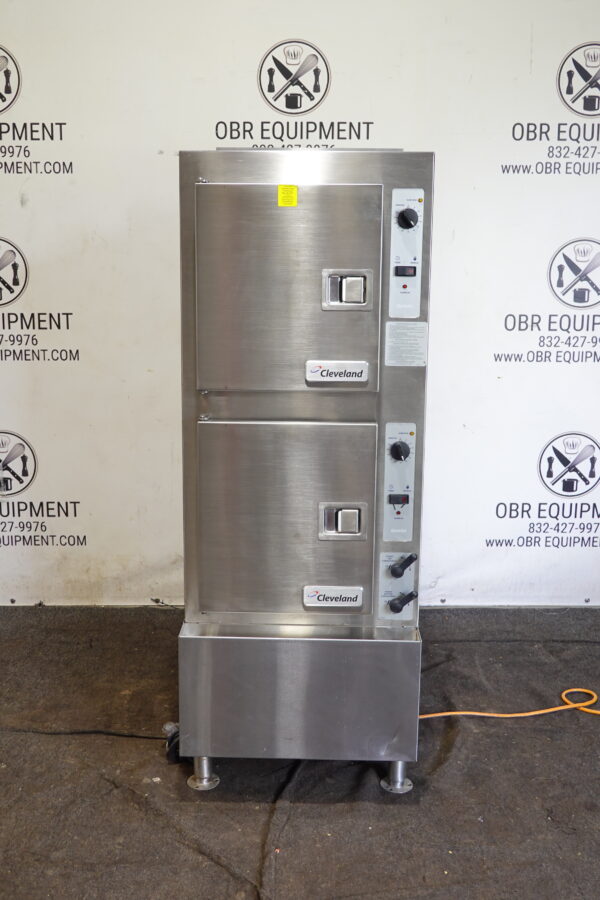 CLEVELAND 10 PAN DOUBLE STACKED NATURAL GAS CONVECTION STEAMER MODEL 24CGA10.2