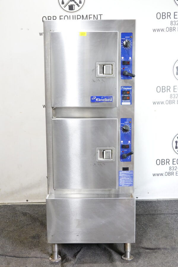 CLEVELAND 10 PAN DOUBLE STACKED NATURAL GAS CONVECTION STEAMER MODEL 24CGA10