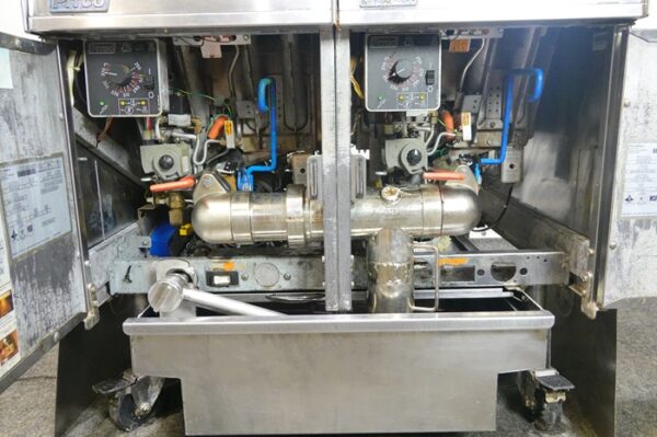 PITCO TWO BAY NATURAL GAS (50 LBS CAPACITY PER BAY) FRYER WITH FILTRATION SYSTEM MODEL SSH55 - Image 3