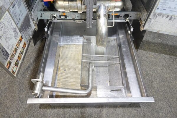 PITCO TWO BAY NATURAL GAS (50 LBS CAPACITY PER BAY) FRYER WITH FILTRATION SYSTEM MODEL SSH55 - Image 6