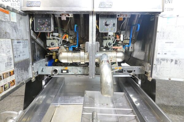 PITCO TWO BAY NATURAL GAS (50 LBS CAPACITY PER BAY) FRYER WITH FILTRATION SYSTEM MODEL SSH55 - Image 7