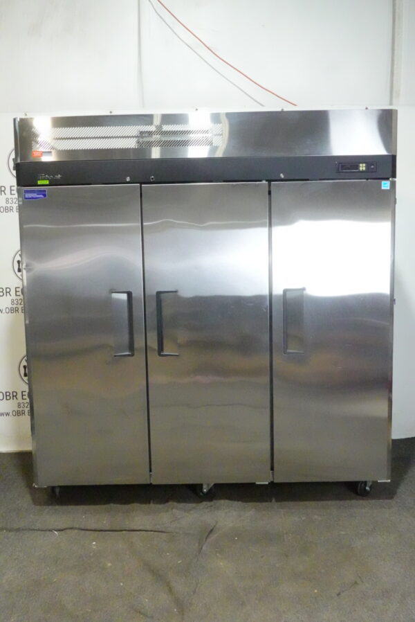 TURBO AIR 78” THREE SOLID DOOR REACH-IN REFRIGERATOR MODEL M3R72-3-N - Image 2