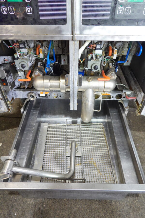 PITCO TWO BAY NATURAL GAS (50 LBS CAPACITY PER BAY) FRYER WITH FILTRATION SYSTEM MODEL SSH55 - Image 8