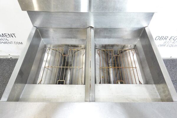 2019 FRYMASTER TWO BAY GAS (50 LBS CAPACITY PER BAY) FRYER WITH FILTRATION SYSTEM MODEL FMJ250 - Image 4