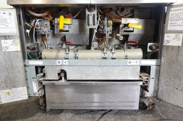 2019 FRYMASTER TWO BAY GAS (50 LBS CAPACITY PER BAY) FRYER WITH FILTRATION SYSTEM MODEL FMJ250 - Image 6
