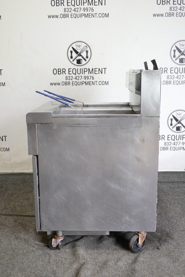 2019 FRYMASTER TWO BAY GAS (50 LBS CAPACITY PER BAY) FRYER WITH FILTRATION SYSTEM MODEL FMJ250 - Image 12