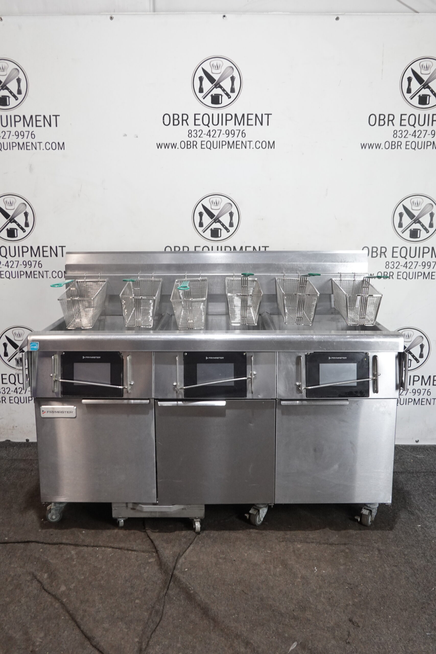 2021 FRYMASTER THREE BAY NATURAL GAS (60 LBS CAPACITY PER BAY) FRYER WITH FILTRATION SYSTEM MODEL 3FQG60- T0QTZNG