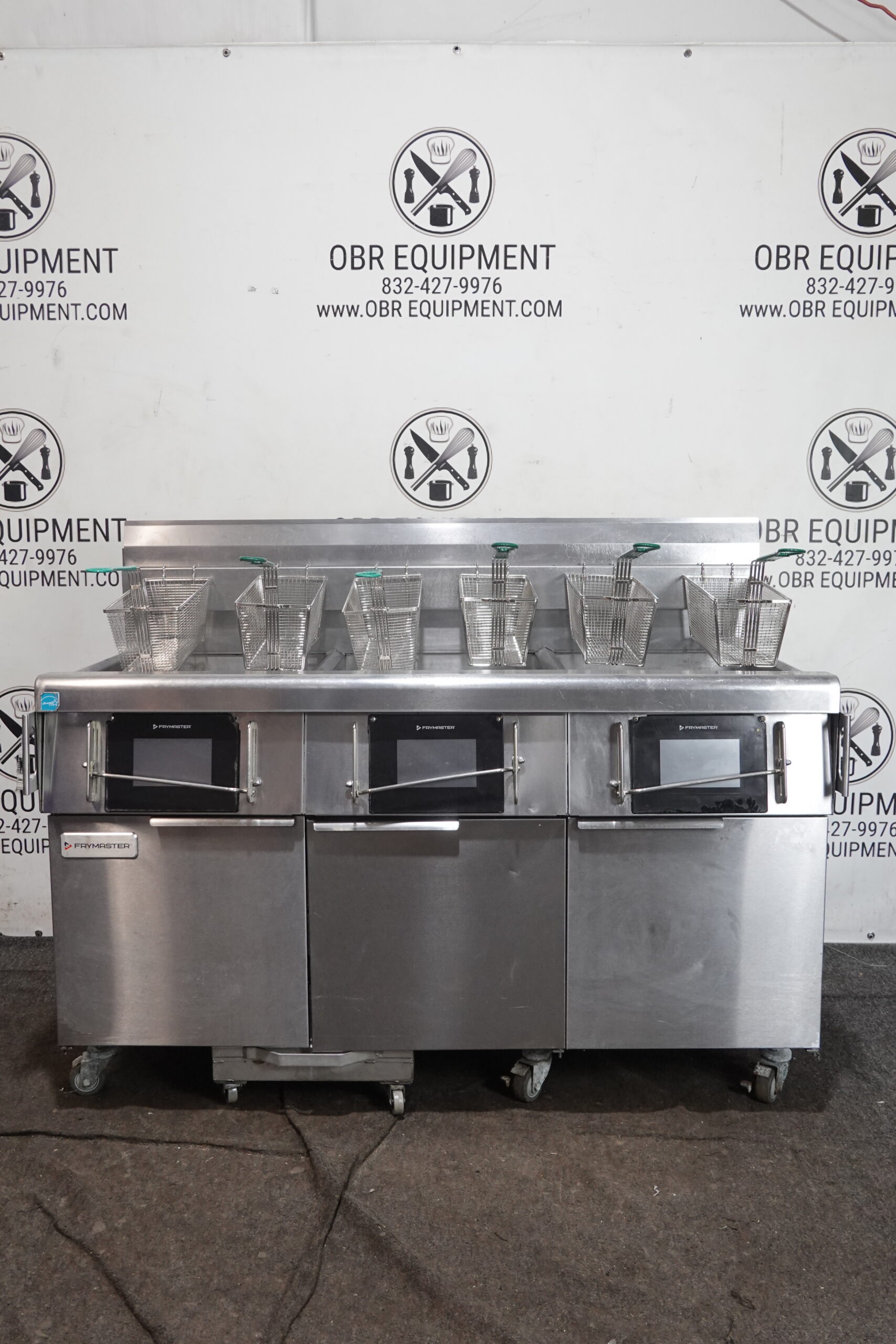 2021 FRYMASTER THREE BAY NATURAL GAS (60 LBS CAPACITY PER BAY) FRYER WITH FILTRATION SYSTEM MODEL 3FQG60- T0QTZNG - Image 4