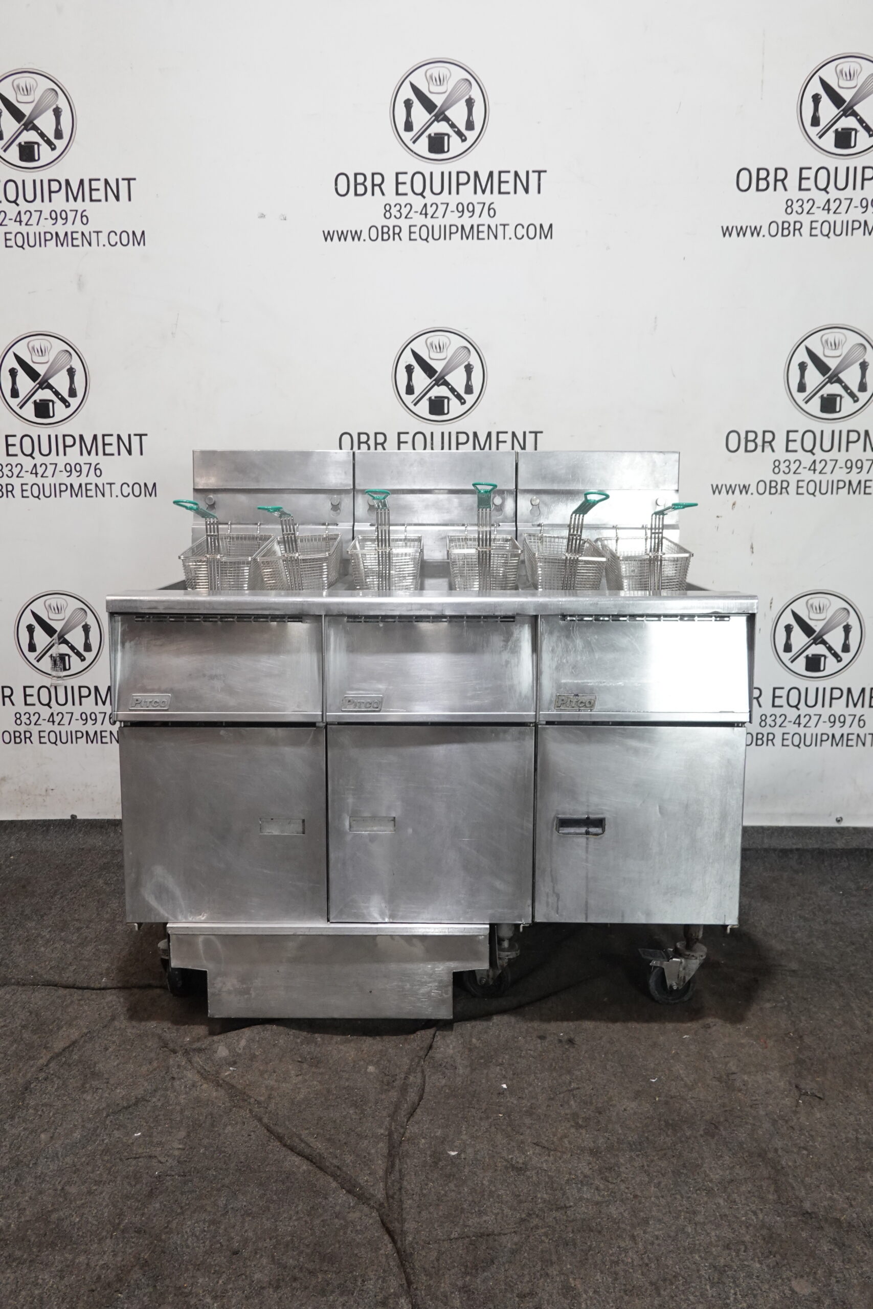 2013 PITCO THREE BAY NATURAL GAS (50 LBS CAPACITY PER BAY) FRYER WITH FILTRATION SYSTEM MODEL SSH55 - Image 14