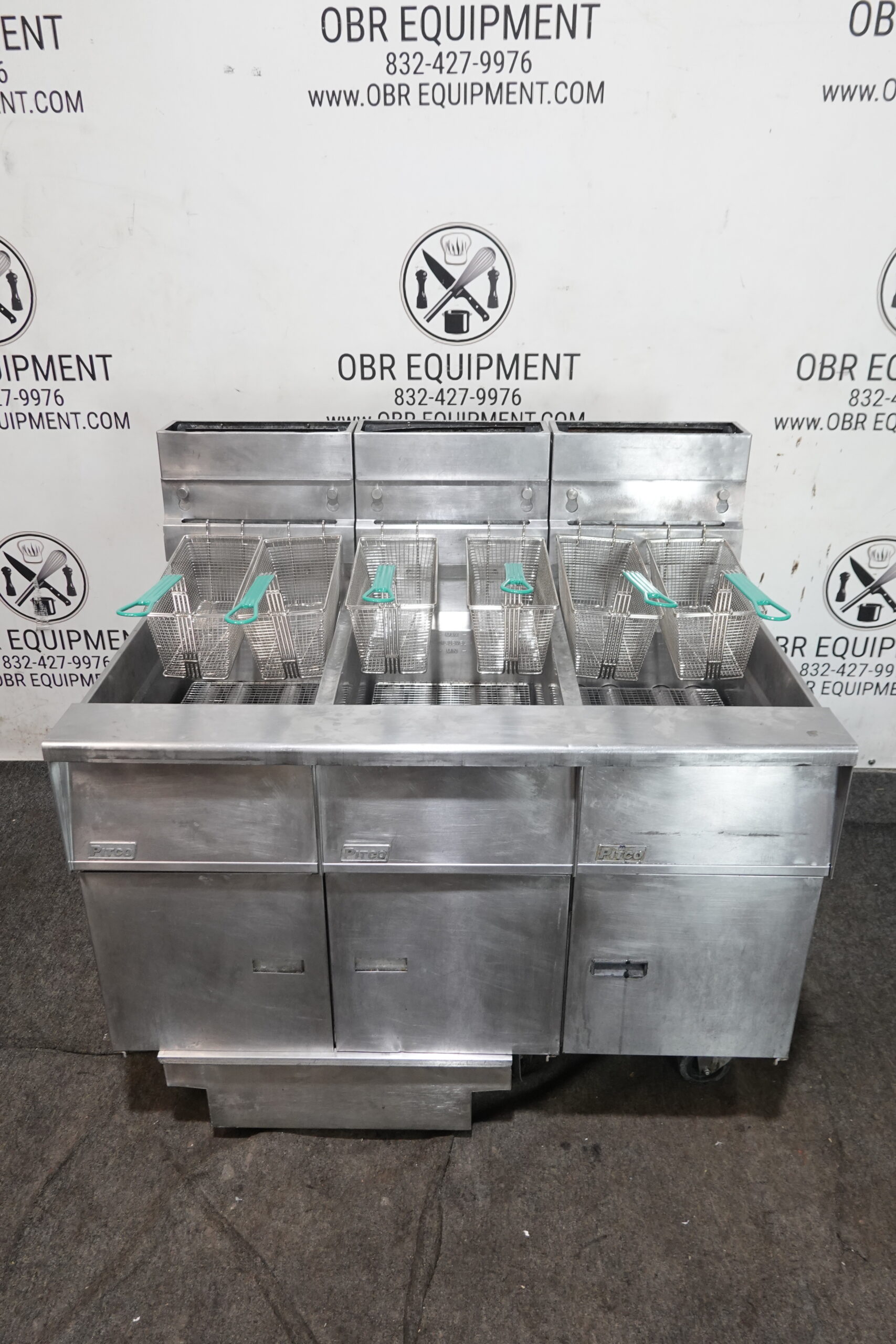 2013 PITCO THREE BAY NATURAL GAS (50 LBS CAPACITY PER BAY) FRYER WITH FILTRATION SYSTEM MODEL SSH55 - Image 13