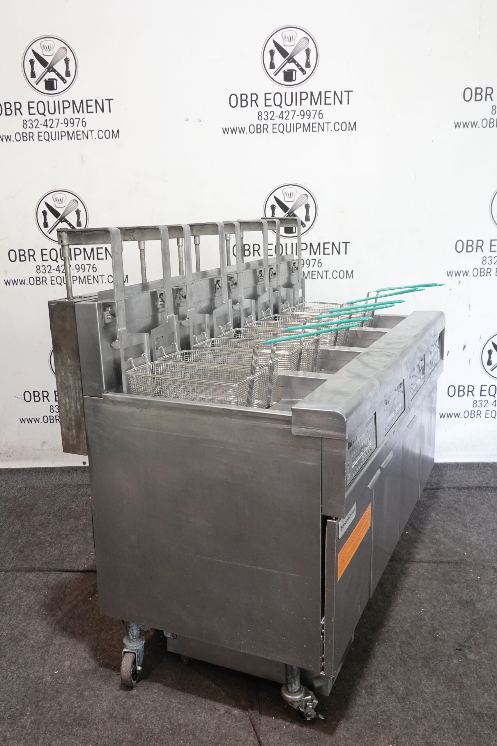 2020 FRYMASTER FOUR BAY NATURAL GAS (30 LBS CAPACITY PER BAY) FRYER WITH FILTRATION SYSTEM AND BASKET LIFTS MODEL FPGL430CA - Image 12