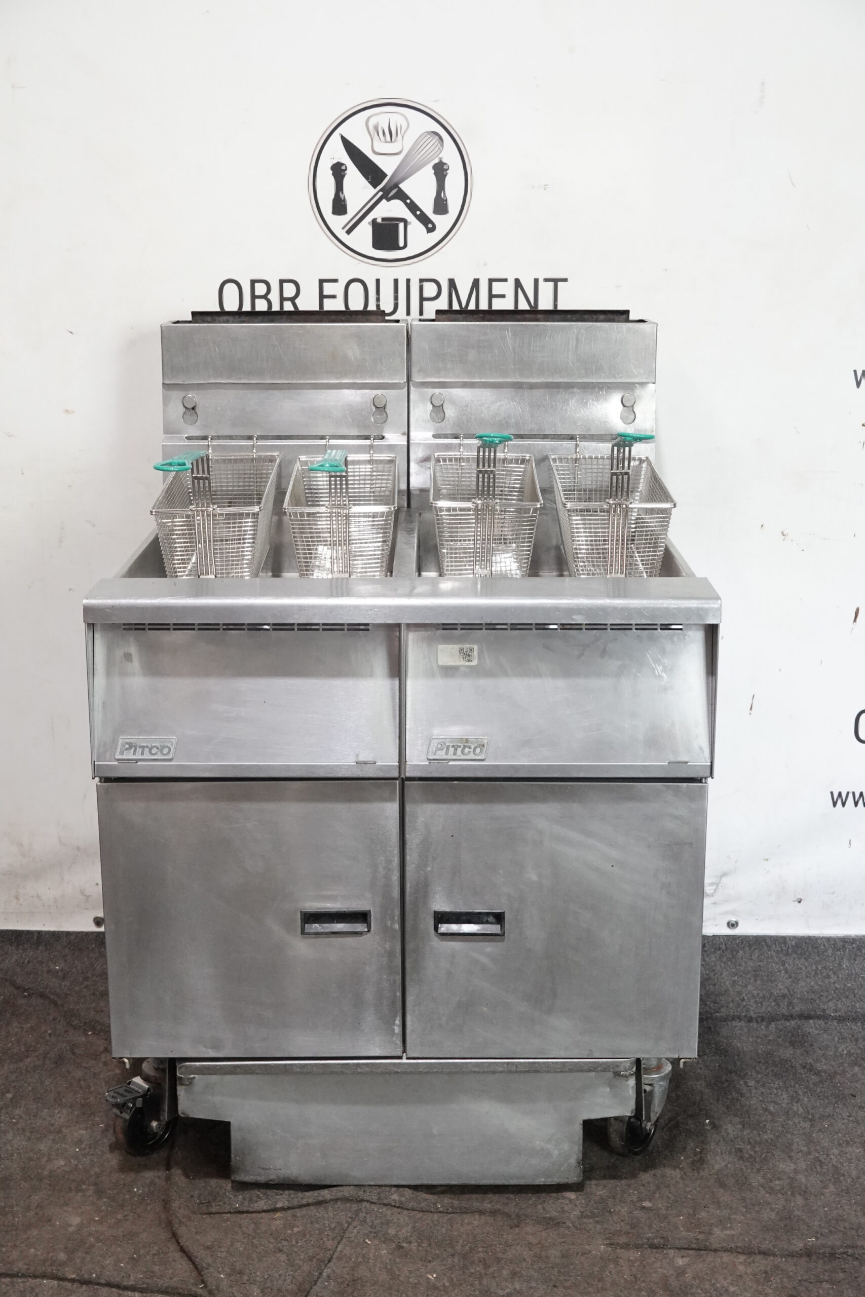 PITCO TWO BAY NATURAL GAS (40-50LBS CAPACITY PER BAY) FRYER WITH FILTRATION SYSTEM MODEL SGL14-S