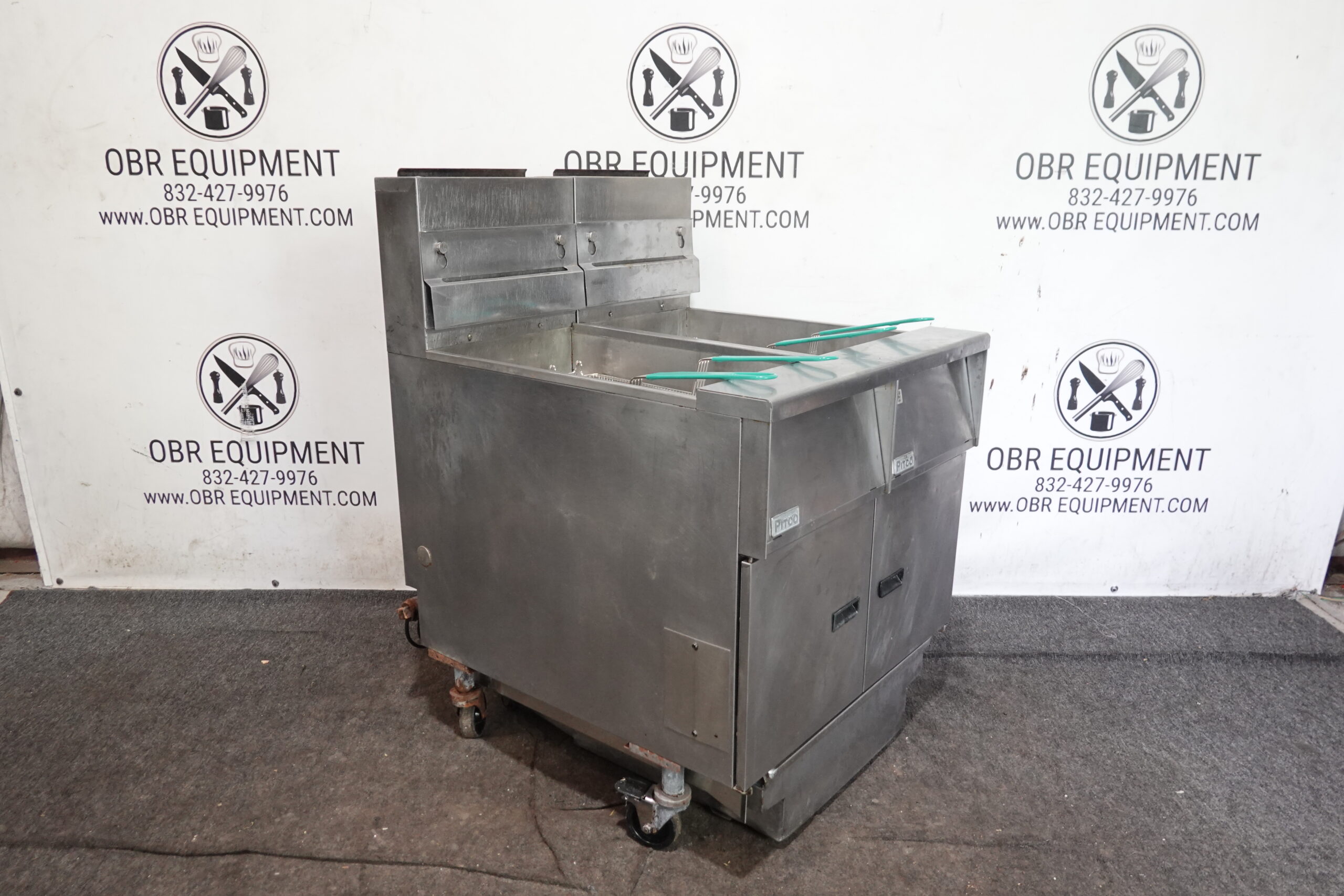 PITCO TWO BAY NATURAL GAS (40-50LBS CAPACITY PER BAY) FRYER WITH FILTRATION SYSTEM MODEL SGL14-S - Image 7