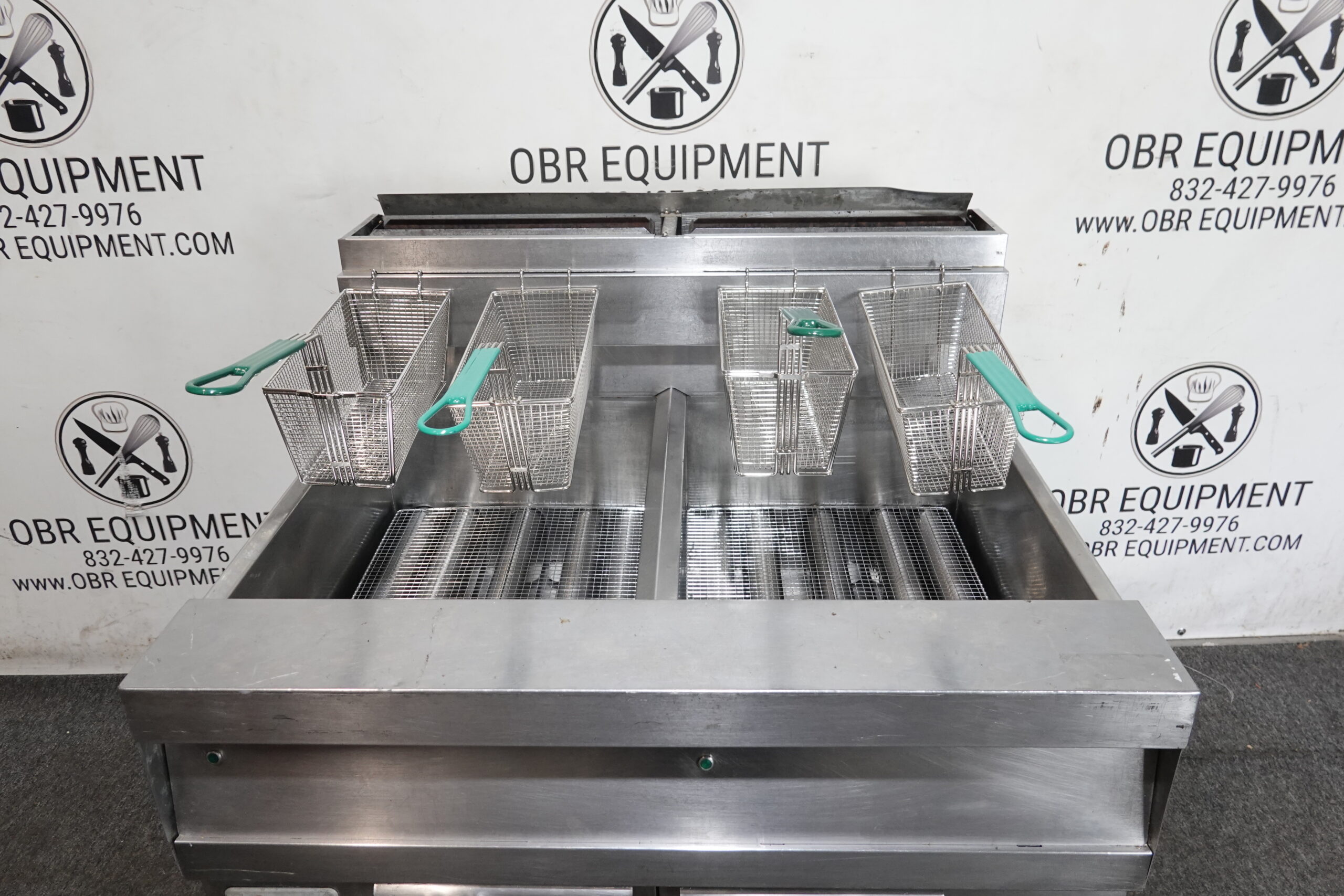 DEAN TWO BAY NATURAL GAS (75 LBS CAPACITY PER BAY) FRYER WITH FILTRATION SYSTEM MODEL SCFD260GNTS (Copy) - Image 3