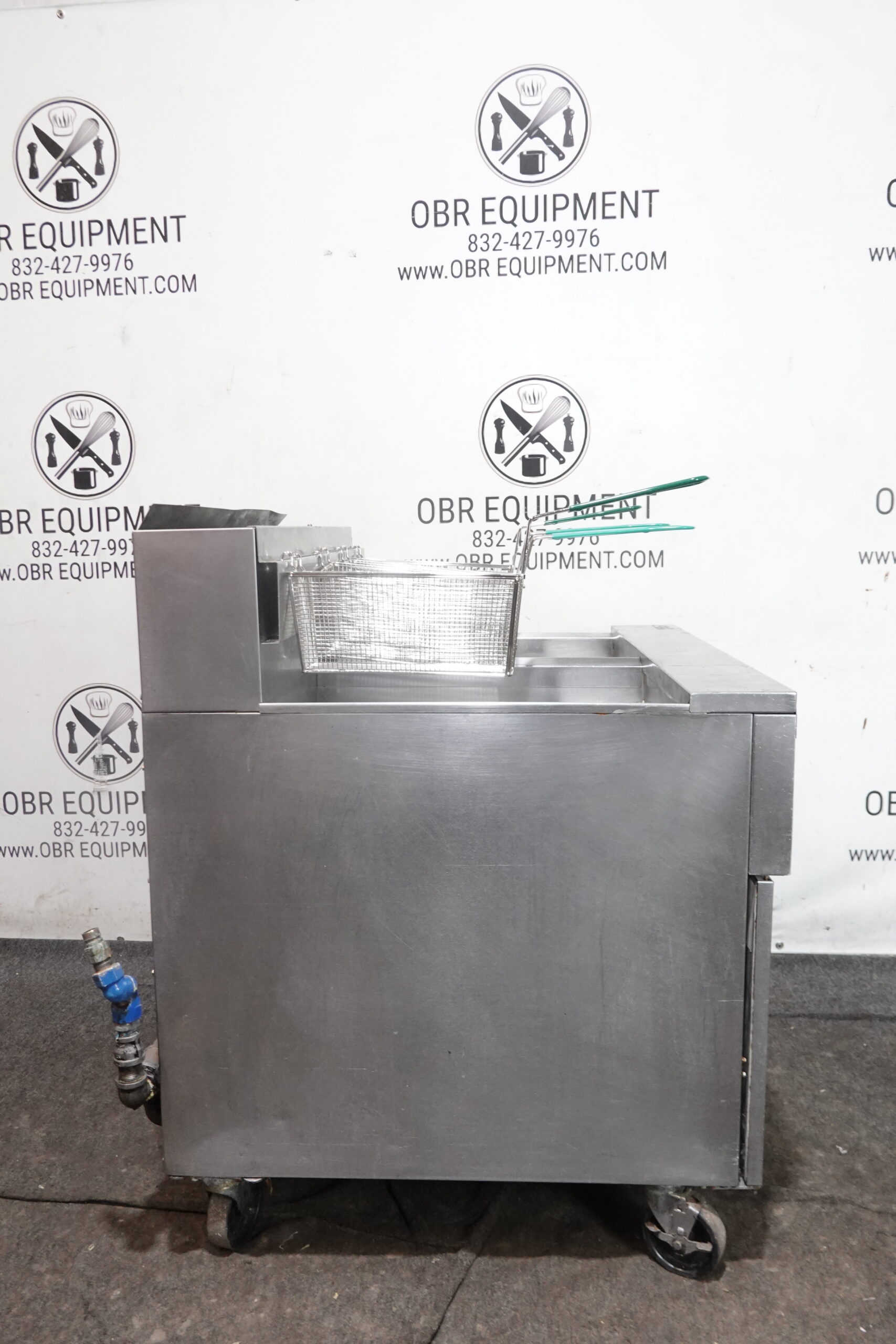 DEAN TWO BAY NATURAL GAS (75 LBS CAPACITY PER BAY) FRYER WITH FILTRATION SYSTEM MODEL SCFD260GNTS (Copy) - Image 9