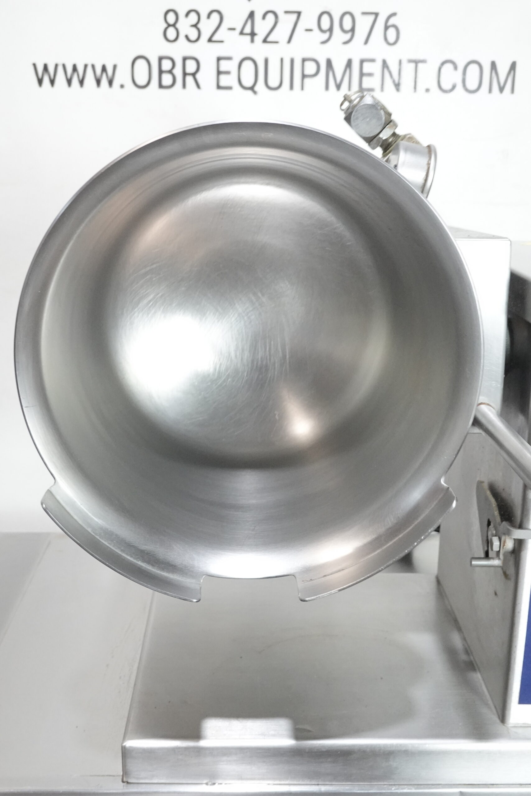 CLEVELAND 3 GAL ELECTRIC TILTING STEAM JACKTED KETTLE MODEL KET-3T - Image 3