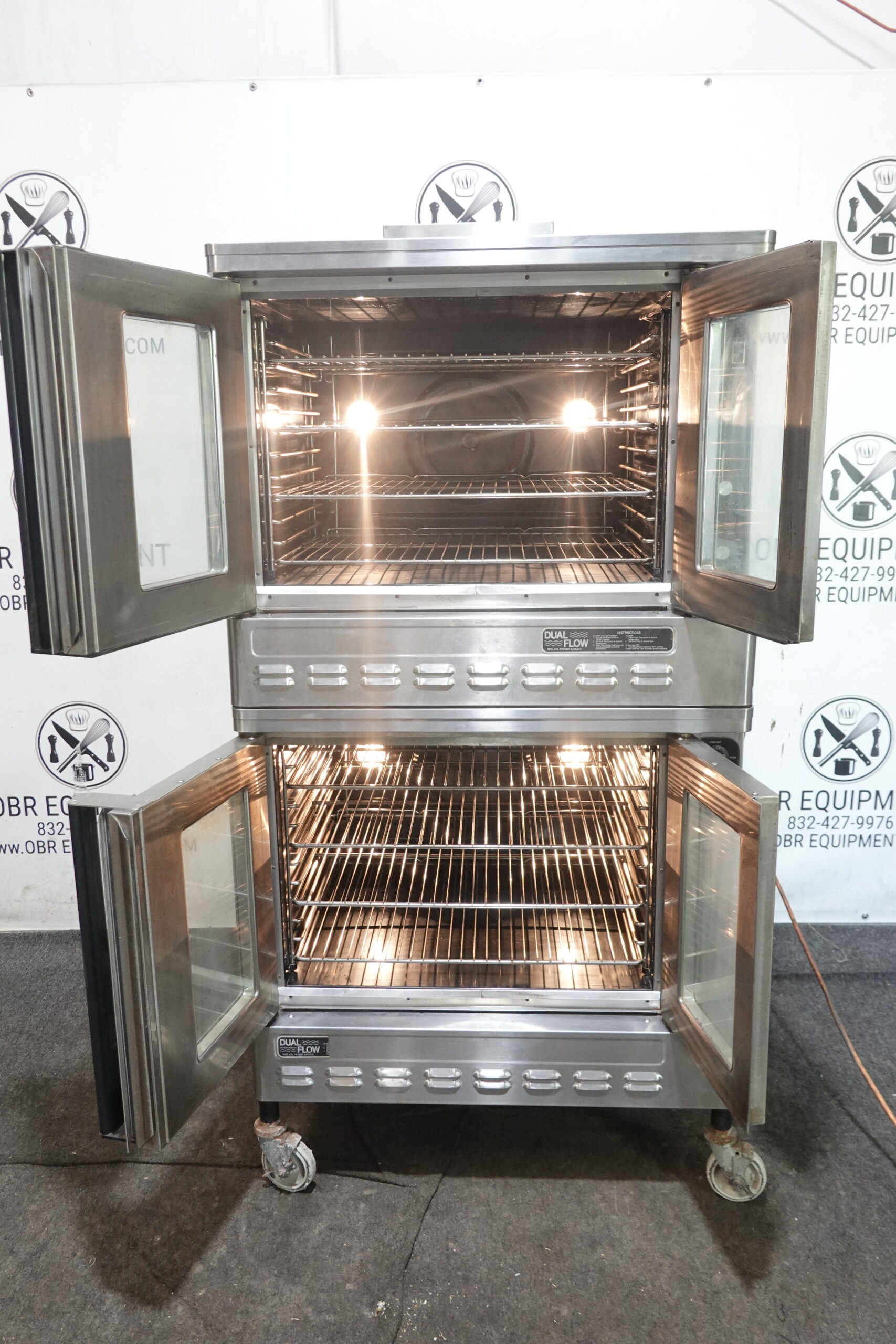BLODGETT DOUBLE STACKED NATURAL GAS CONVECTION OVEN MODEL DFG-100-3- TOP OVEN W TIME FAN DELAY - Image 2